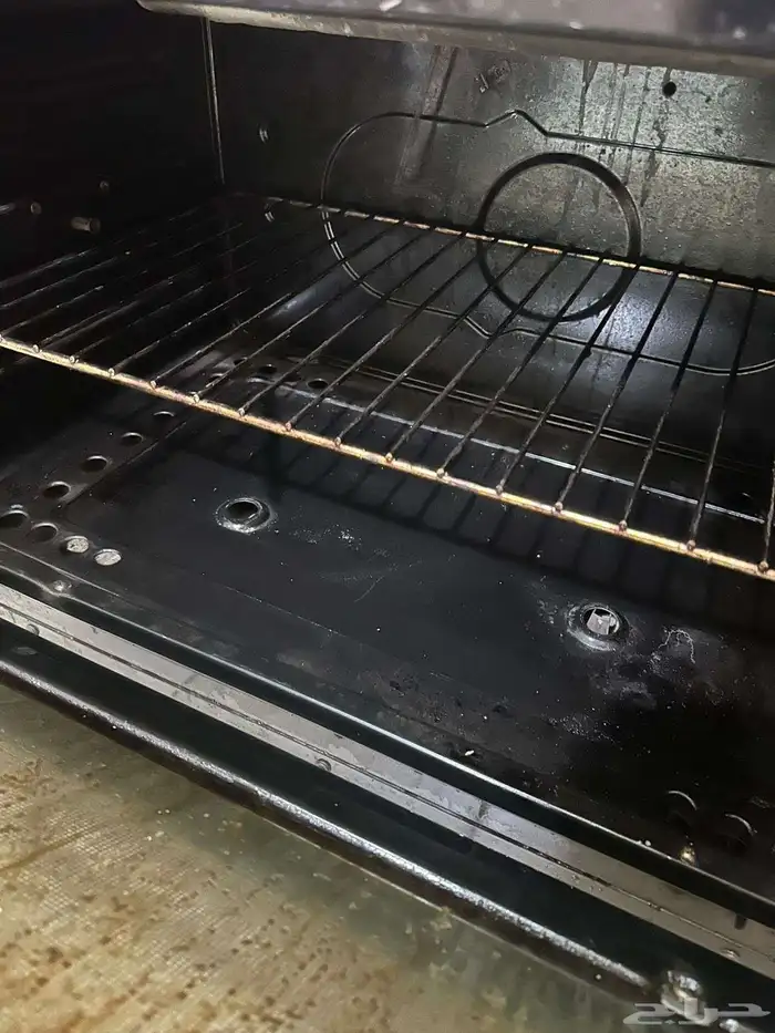 فرن غاز من النوع القديم له معي 10 سنوات 0