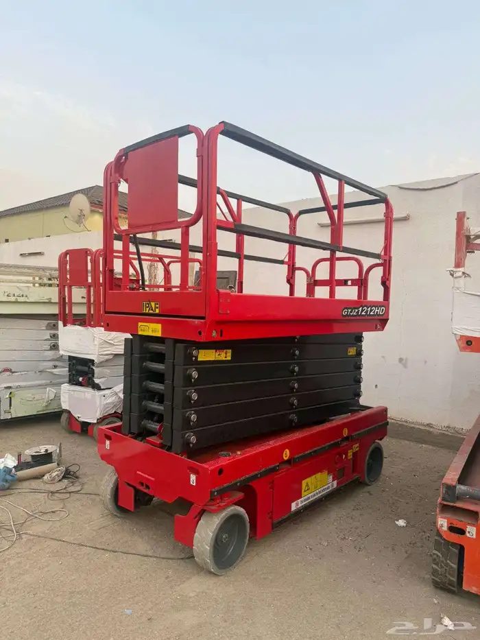 رافعة شوكيه سيزر لف. جي سي بي. رافعه تلسكوبيه 1