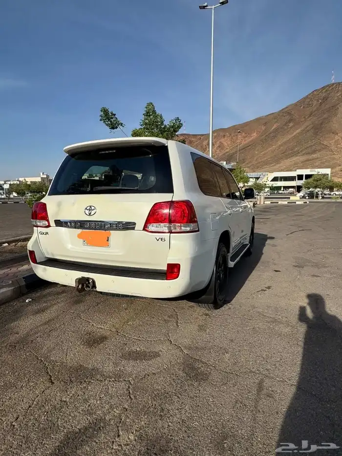 لاندكروزر 6 سلندر 2010 5