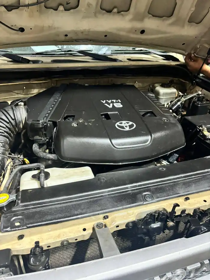 مكينة ربع 2010 . 2011 . 2012 0