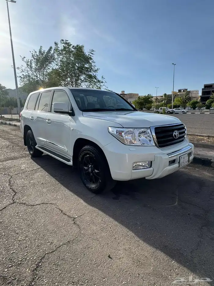 لاندكروزر 6 سلندر 2010 6