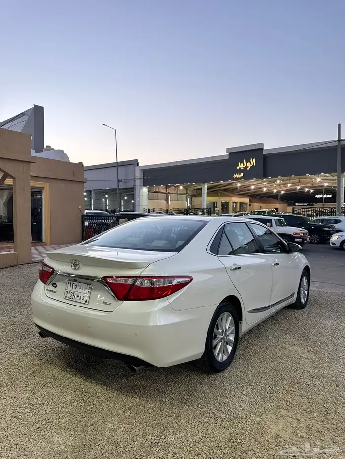 تويوتا كامري 2017 فل كامل GLX سعودي اللون ابيض عداد 278 الف 5