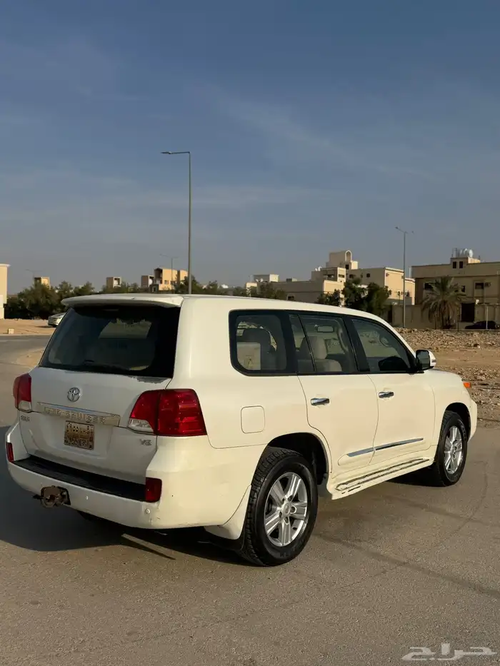 لاندكروزر 2013 GXR 1