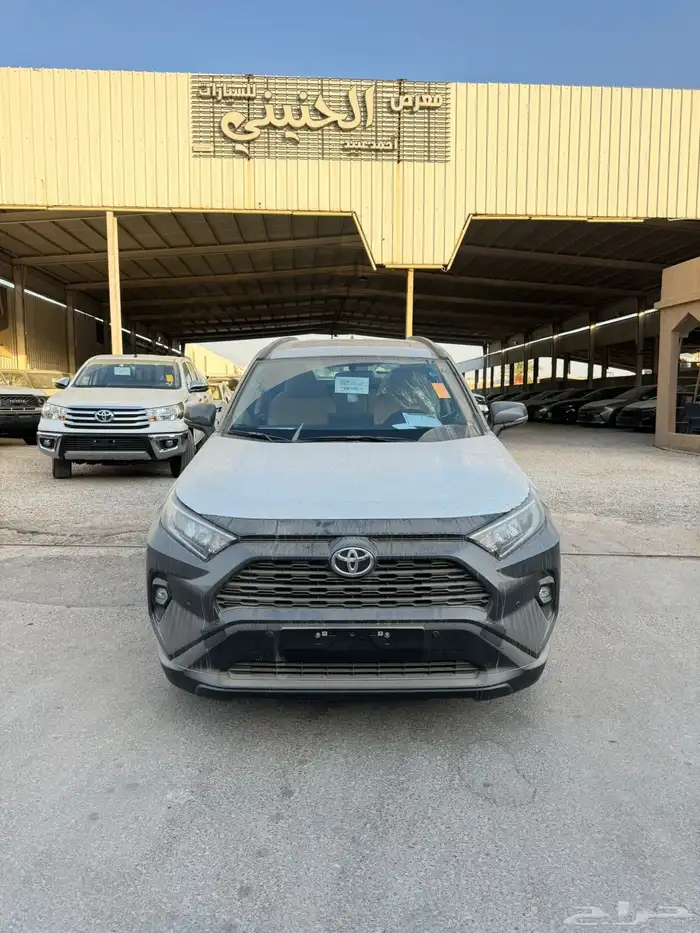 تويوتا راف فور 2025 فل كامل XLE سعودي جديد اللون رمادي 2
