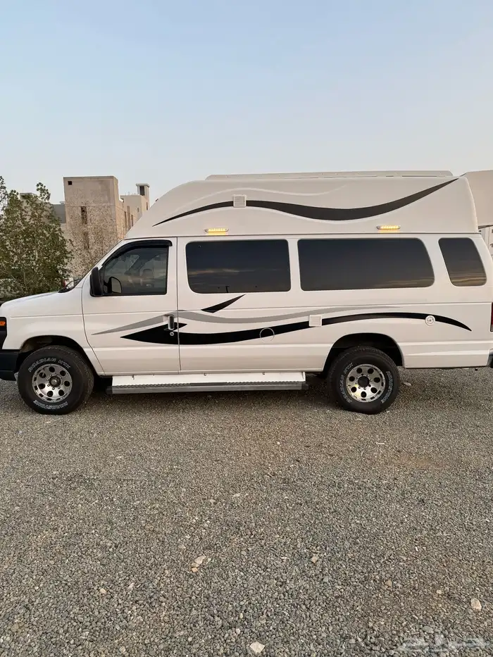 كرفان فورد موتر هوم 2013 0