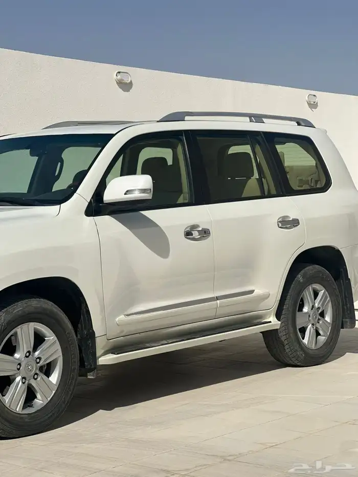 لاندكروزر 2013 شرط البدي والمحركات 9