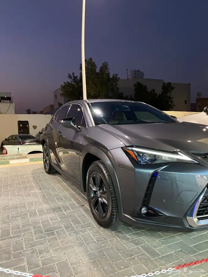 لكزس يو اكس موديل 2023 مالك أول بحالة الوكالة 5