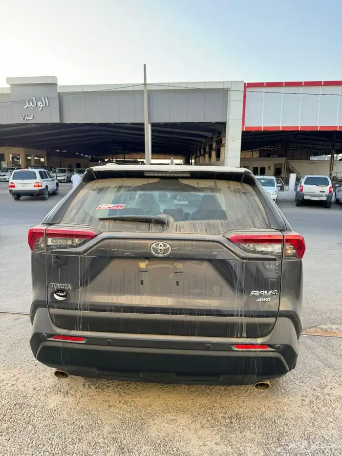 تويوتا راف فور 2025 فل كامل XLE سعودي جديد اللون رمادي 6