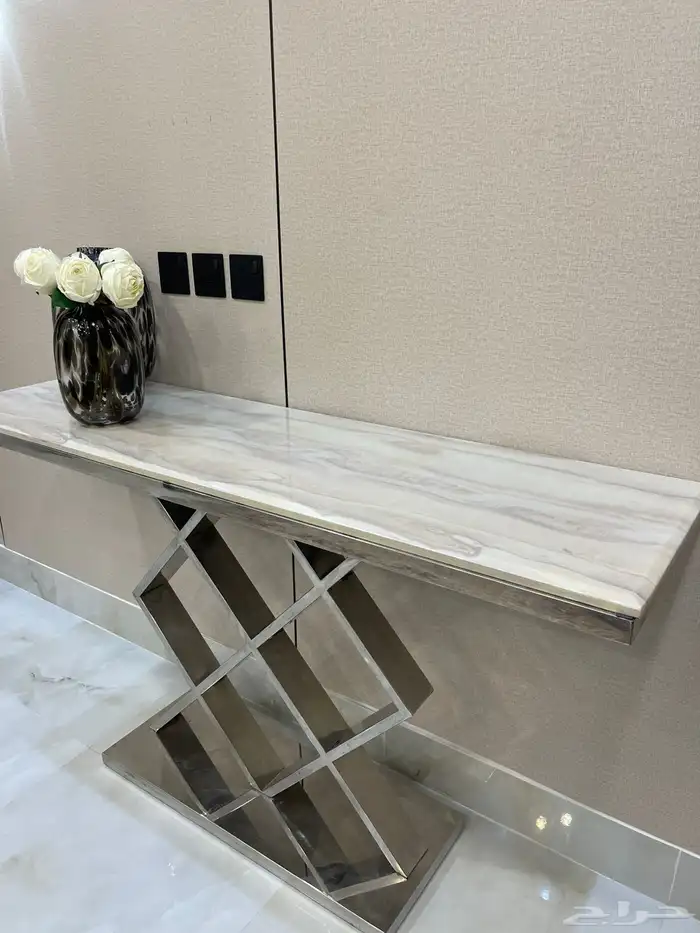 طاولات مداخل نظيفه فضي وذهبي 1