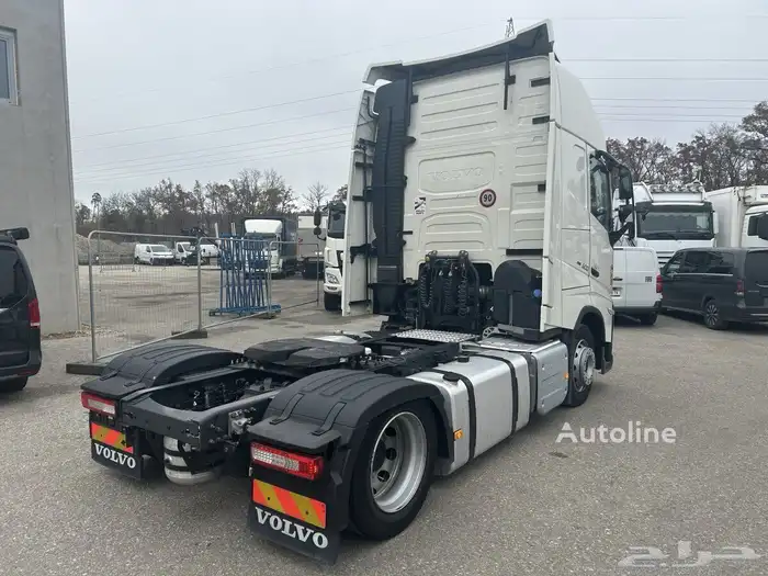 شاحنة راس فولفو 2022م 4