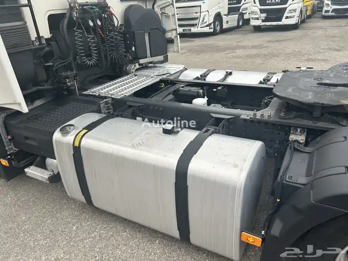 شاحنة راس فولفو 2022م 14