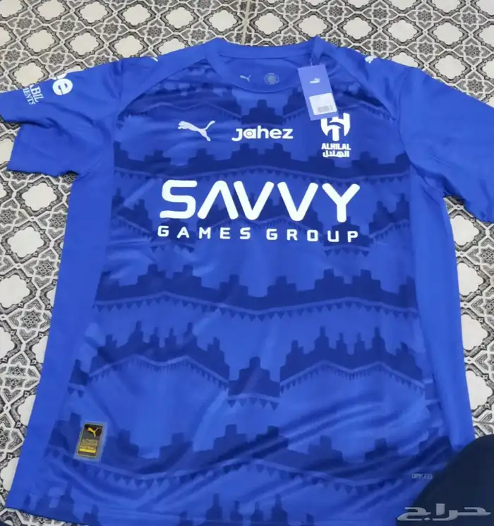 تيشيرتين الهلال للبيع 1