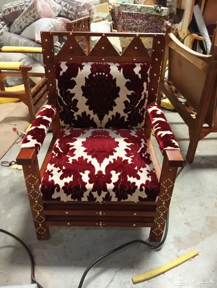 كراسي خشب مناقل جميع اشكال المجالس والمساند والاثاث 0