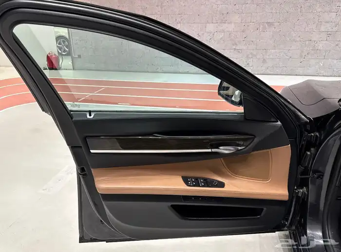 الموديل 2015 العداد 135 النوع  BMW LI 730 3