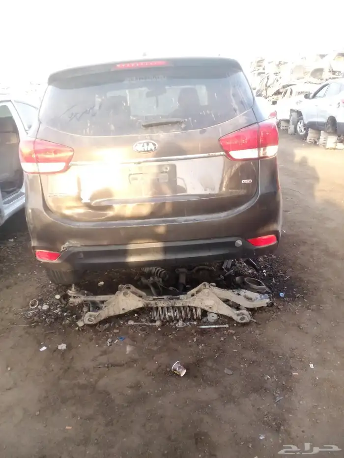 كيا كارينز موديل 2015 0