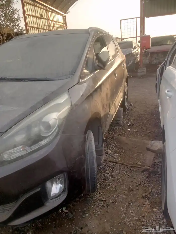 كيا كارينز موديل 2015 4