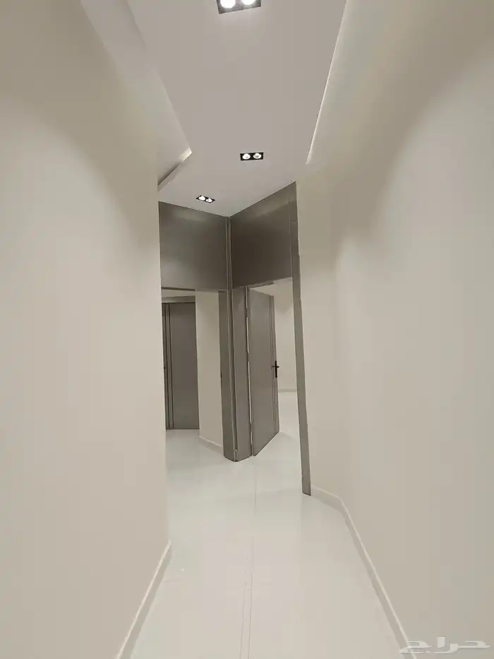 للبيع شقق ارضيه بحوش ومدخل سياره وشقق عليويه 520 35