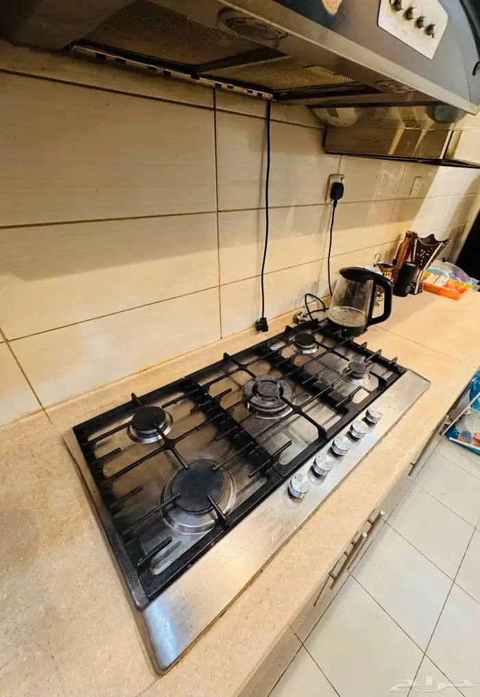 مطبخ كامل كبير خشب و رخام مع بوتاجاز و فرن 1