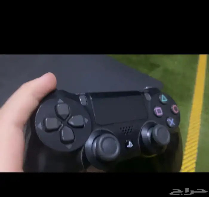بيع بلاستيشن 4 مهكر سليم نظيف استعمال خفيف مع درعين سوني 0
