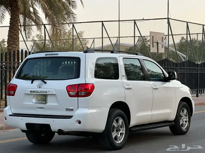تويوتا اسكويا موديل 2011 سعودي بدون دبل 5