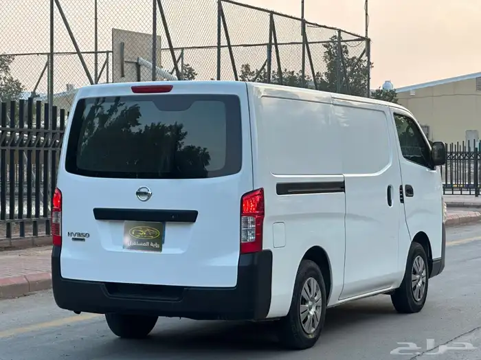 نيسان باص بضاعه موديل 2020 سعودي قير عادي ديزل شامل الضريبة 4