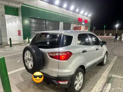 سيارة فورد   نظيفة على الشرط جيب صغير 0