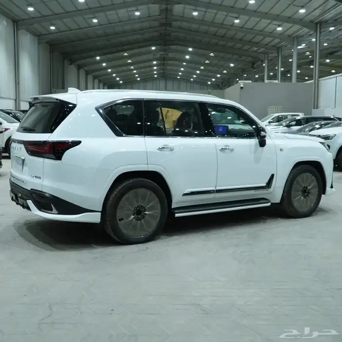 لكزس LX600 اف سبورت عماني 2025 1