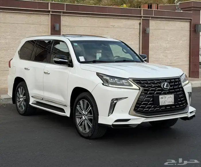لكزس 2017 LX570 فل DD سعودي 3