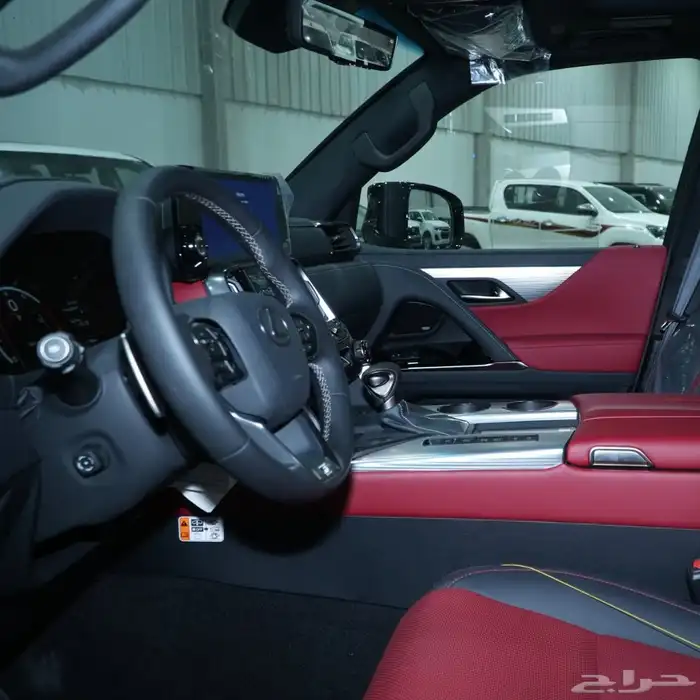 لكزس LX600 اف سبورت عماني 2025 5