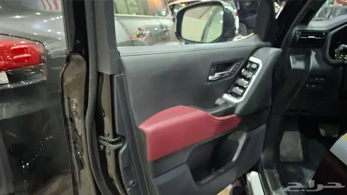 تويوتا لاندكروزر 2024 VXR مستعملة مفحوصة مضمونة مصينة 6