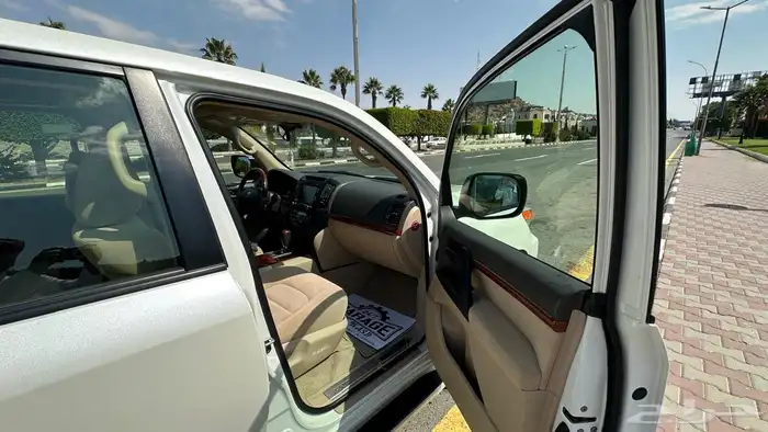 جيب لاند كروزر 2013 GXR 7