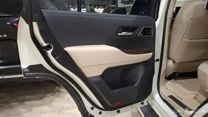 تويوتا لاندكروزر 2024 مستعملة مفحوصة مضمونة 7