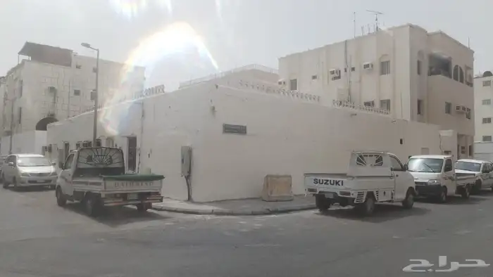 للبيع عمارة موقع مميز في حي العزيزية 0