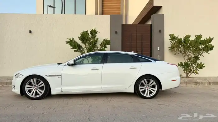 جاكوار XJ فل كامل موديل 2014 3