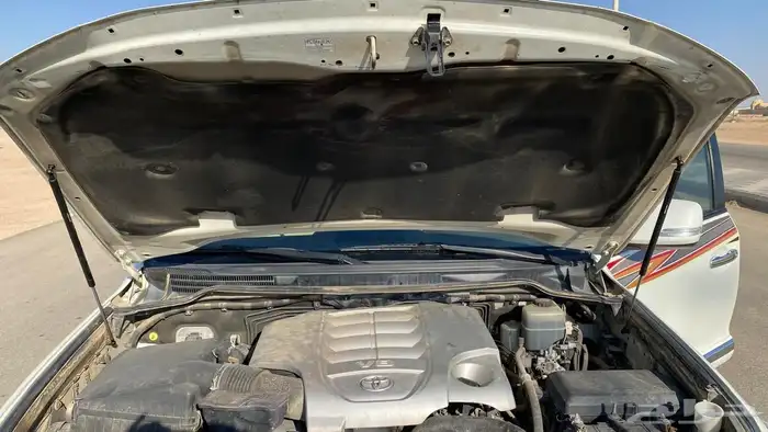 لاندكروزر في اكس ار موديل 2015 25