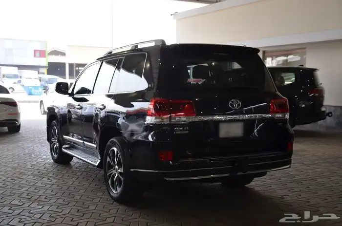 تويوتا لاند كروزر GXR 2020 تورنق V8 3