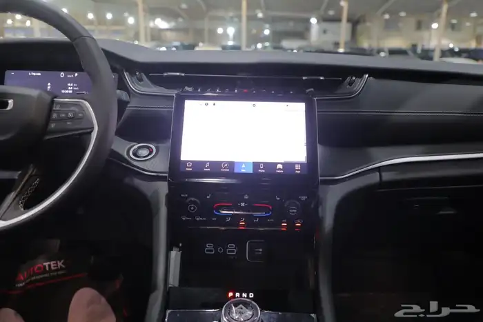 جيب جراند شروكي التيتود بلاك اديشن 2023 اصفار 13