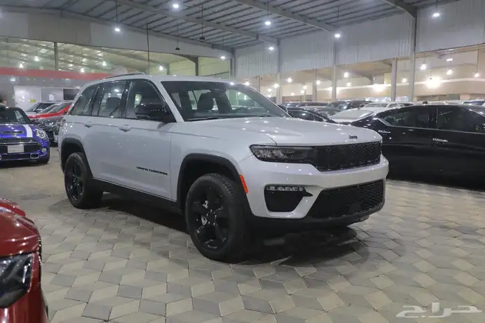 جيب جراند شروكي التيتود بلاك اديشن 2023 اصفار 0