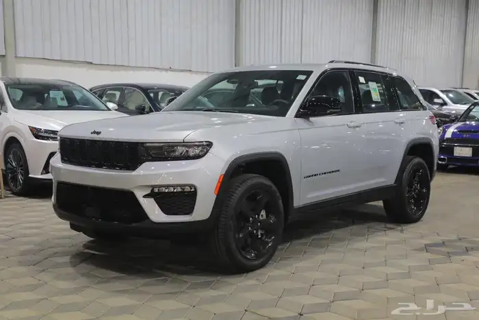 جيب جراند شروكي التيتود بلاك اديشن 2023 اصفار 2