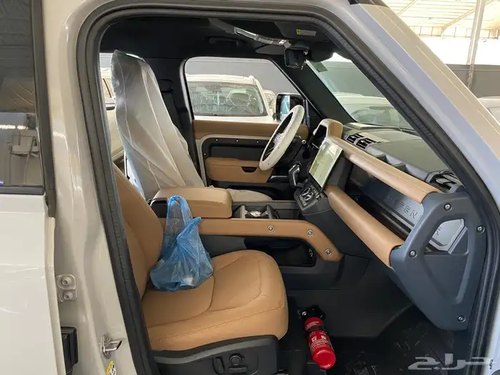 لاند روفر ديفندر 6 سلندر فل كامل موديل 2026 سعودي الناغي 8