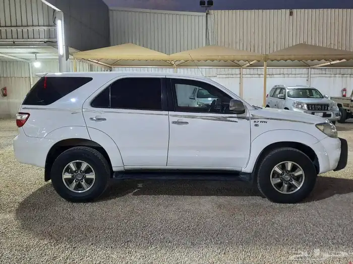 فورتشنر 2010 قير عادي 4 سلندر دبل 4