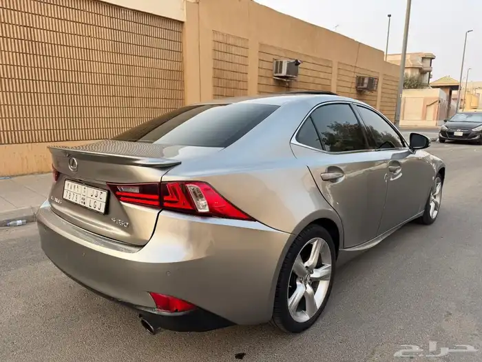 لكزس is350 2015 سعودي 3