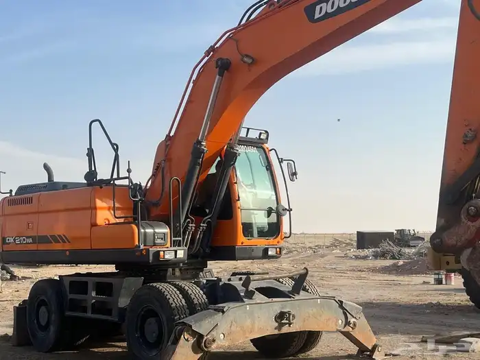 بوكلين كفرات للايجار. سائق باكستاني 1