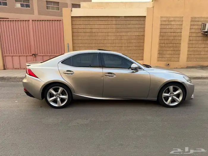 لكزس is350 2015 سعودي 5