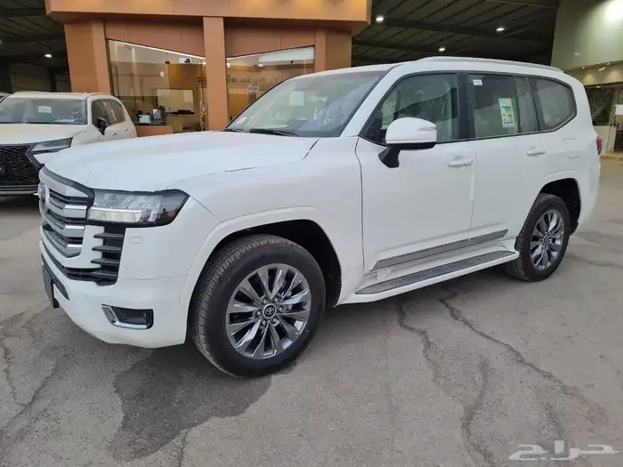 تويوتا لاندكروزر GXR4 بنزين 2025 ابيض 1