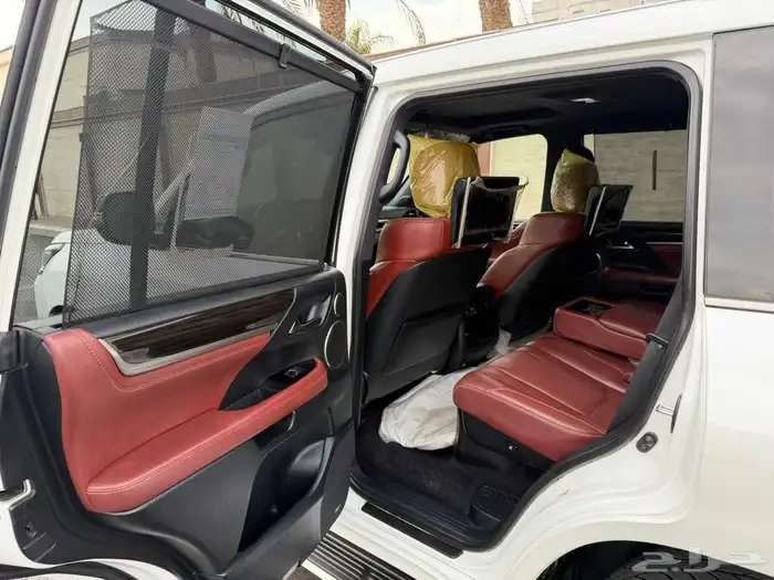 لكزس 2017 LX570 فل DD سعودي 29