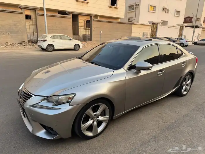 لكزس is350 2015 سعودي 0