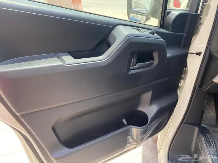 باص تويوتا هايس 13راكب بنزين قير عادي 2026 14