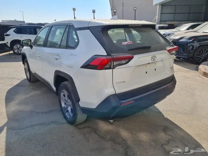 تويوتا راف فور استاندر بدون دبل 2025 1