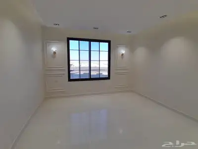 للبيع شقه دور ثاني مع سطح مستقل بحي المعارض ب520الف index